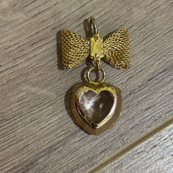 Gold Bow Heart Pendant - Picture 3 of 3